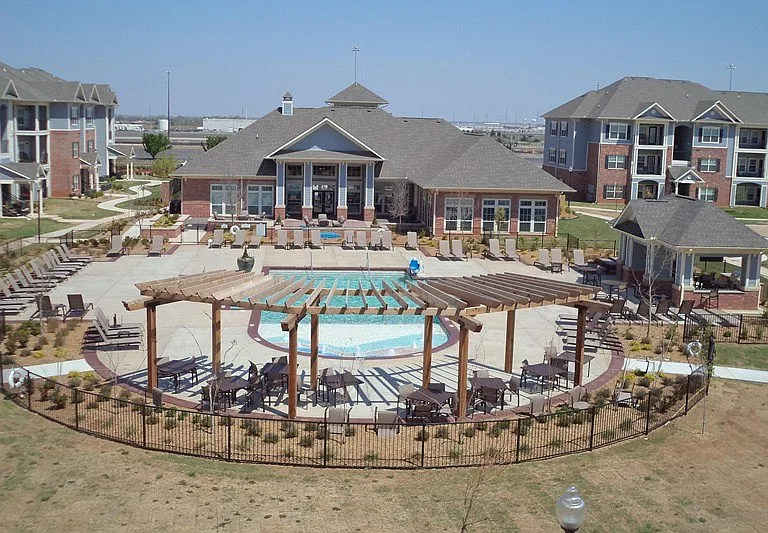 Liberty Pointe — Photo 17