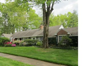66 Pilgrim Rd, West Hartford, CT 06117