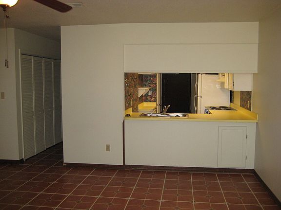 4th image of 2917 Glen Dr