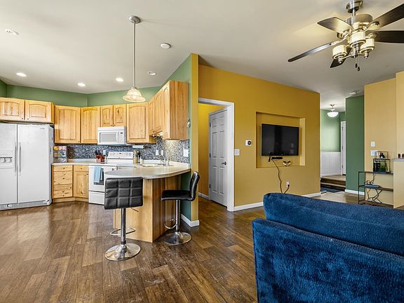 5th image of 1112 NW Delmar Ct #7