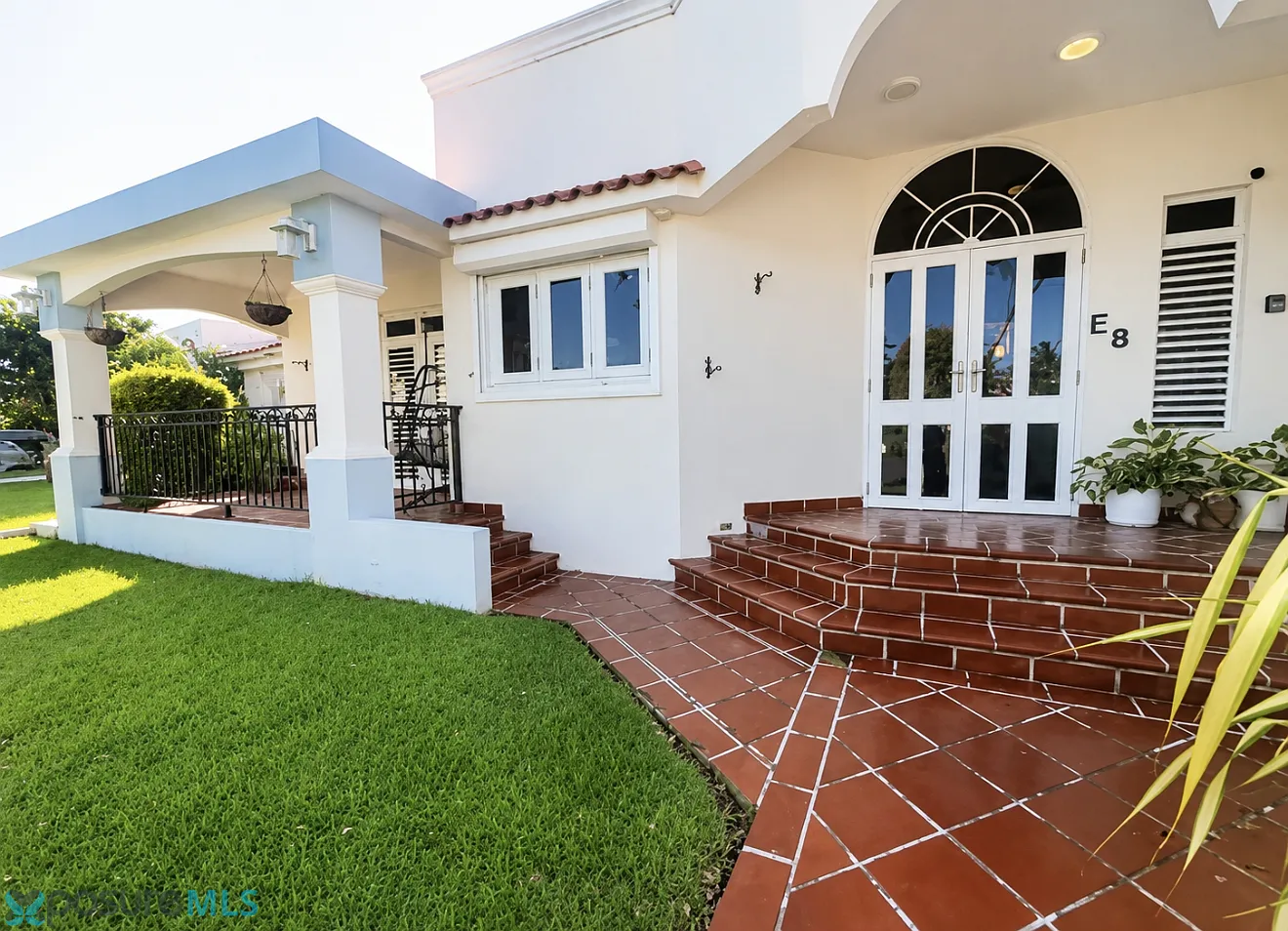 3 bed, 2.0 bath, 2500 sqft, $4,450 — Photo 2