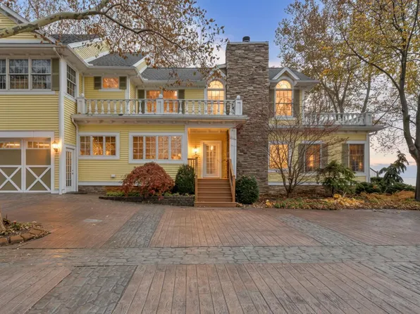 351 Chapman Rd, Put In Bay, OH 43456