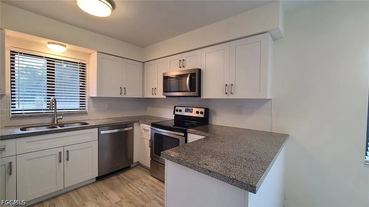 2 bed, 1.0 bath, 750 sqft, $1,300 — Photo 3