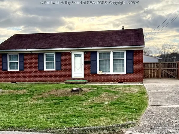 614 Orchard Dr, Ravenswood, WV 26164