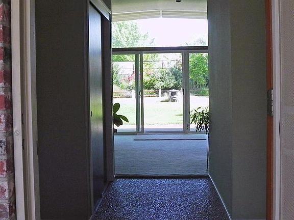 2nd image of 3823 Thornwood Dr
