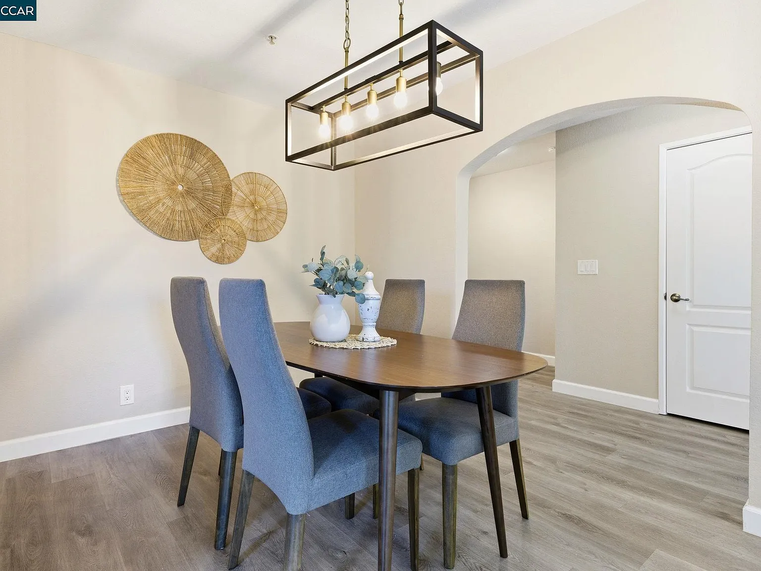 3 bed, 1697 sqft, $4,800 — Photo 4