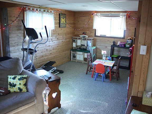 Family room/possible 5th bed