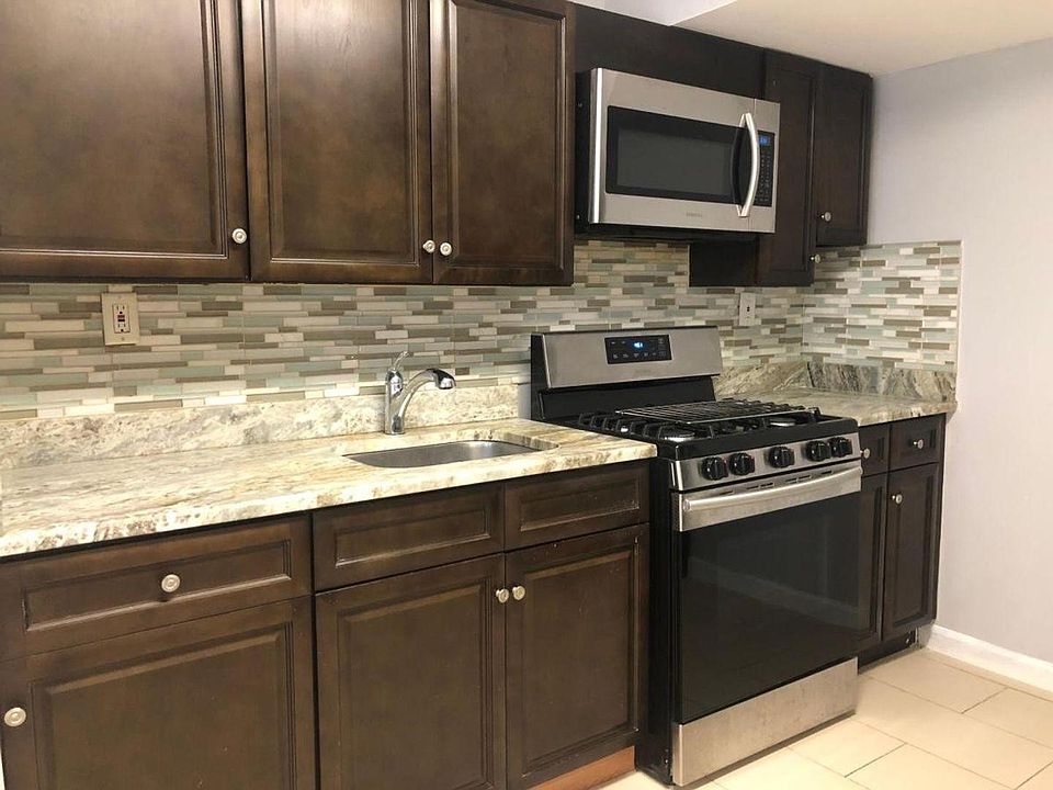 1st image of 4901 Pine St #13