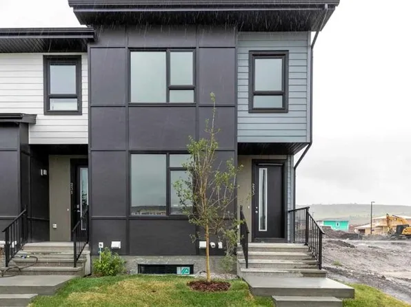 233 S Vantage Dr, Cochrane, AB T4C 3G4
