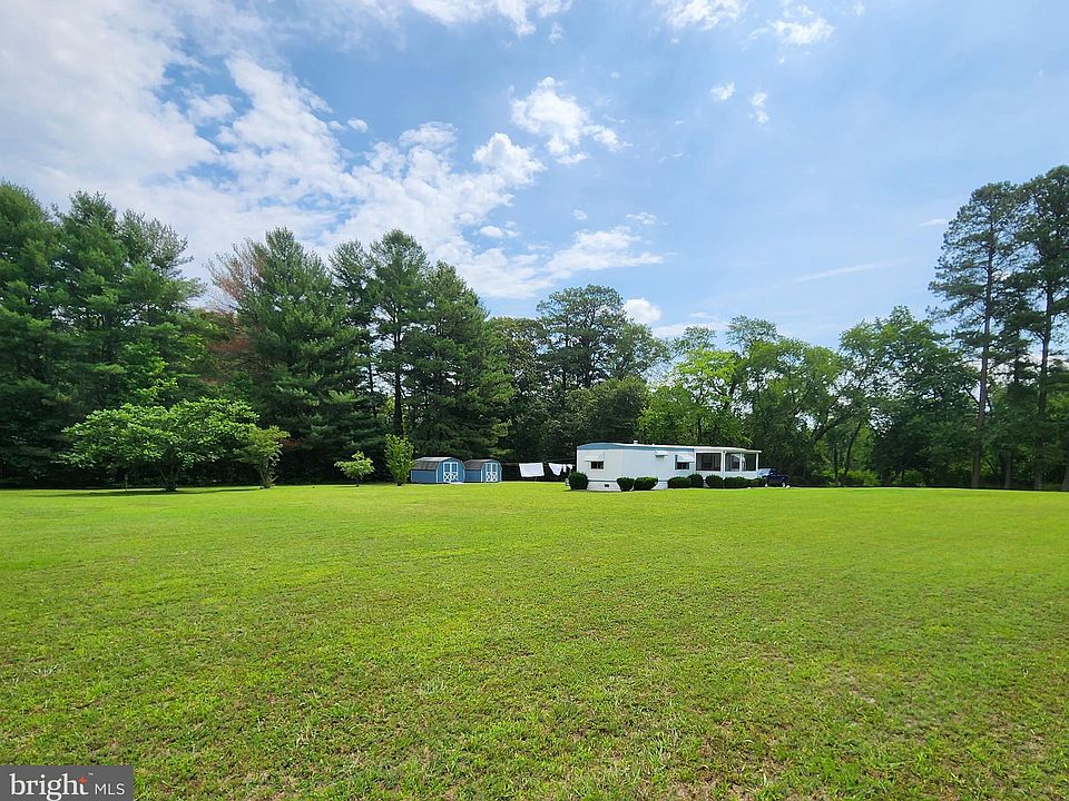 2nd image of 4865 Woodland Ferry Rd