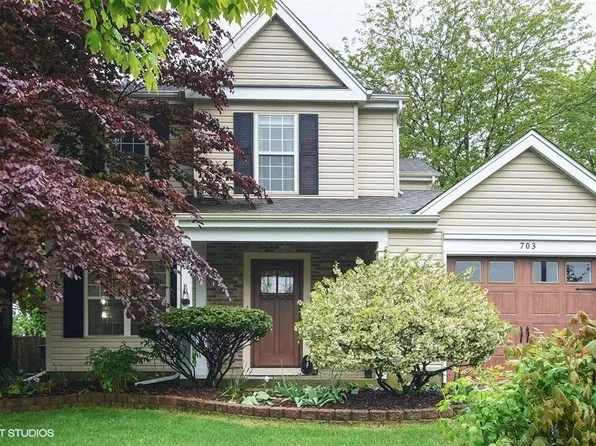 703 Cherry Valley Rd, Vernon Hills, IL 60061