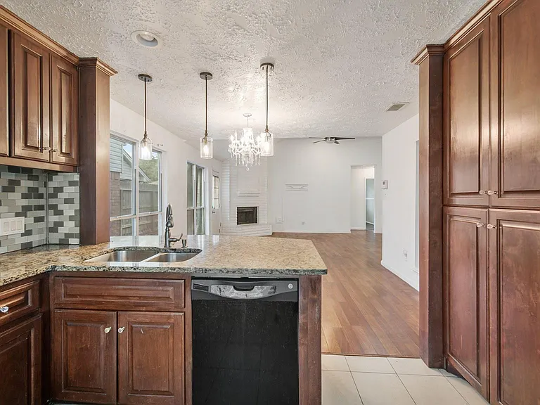 2012 Sandy Knoll Dr — Photo 6