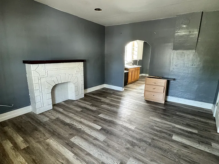 28 Rother Ave #1 — Photo 1