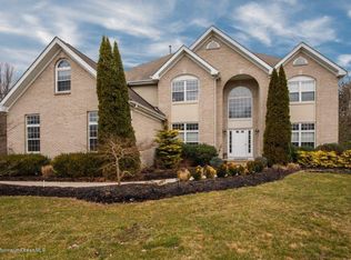 8 Monterey Ct, Jackson, NJ 08527
