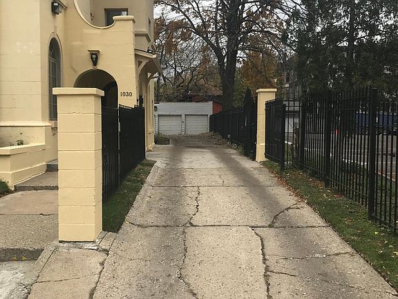 3rd image of 1030 Van Dyke St APT 2