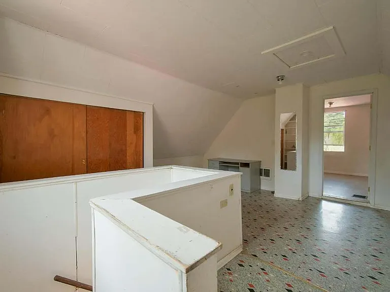 64 White Pl #A — Photo 14