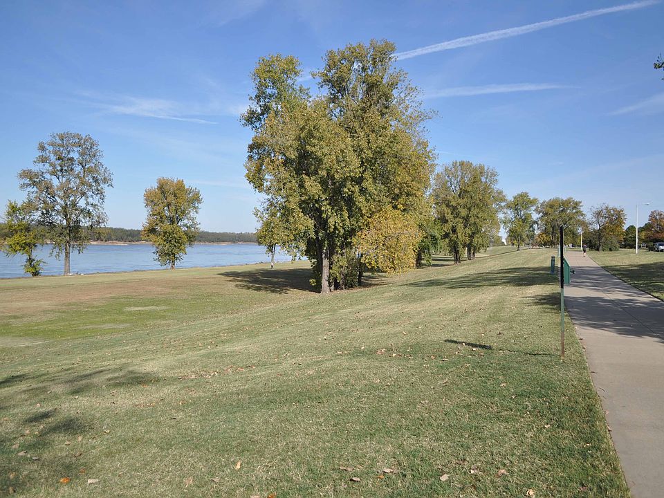 Mississippi River park