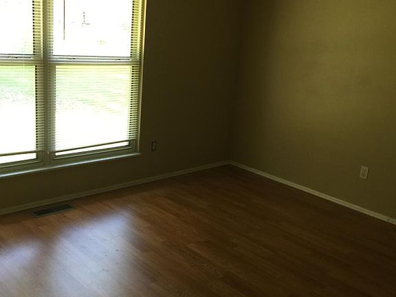 3rd image of 12415 Landau Dr