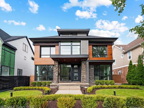927 Ann St, Birmingham, MI 48009