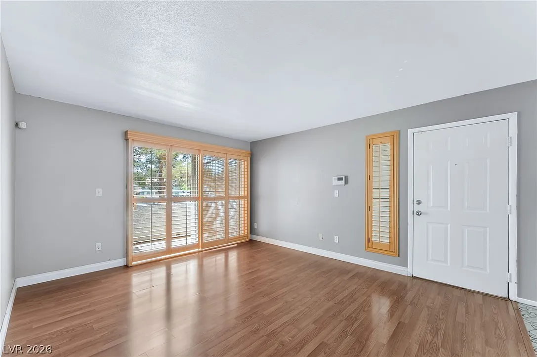 2 bed, 2.0 bath, 1020 sqft, $1,300 — Photo 4