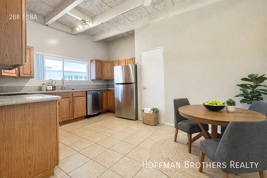 Beautiful & Spacious 2-Bedroom W/ Parking! — Photo 4