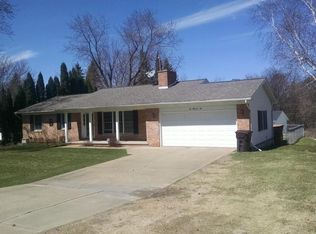 602 W Home St, Edmore, MI 48829