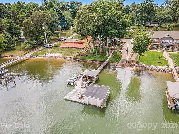 5th image of 3838 Landmark Dr