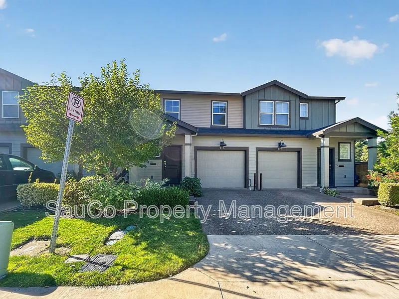 3 bed, 2.5 bath, 1470 sqft, $2,200 — Photo 2