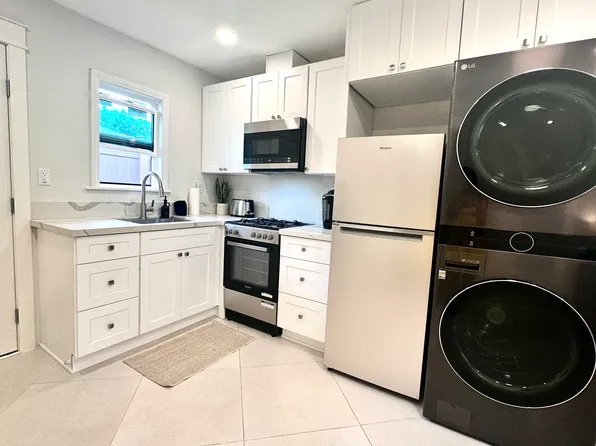 (undisclosed Address), La Habra, CA 90631