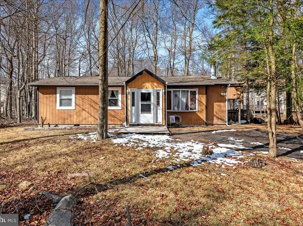 7443 Tamara Ln, Tobyhanna, PA 18466