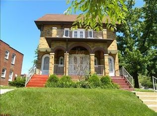1032 Commodore Dr, Saint Louis, MO 63117
