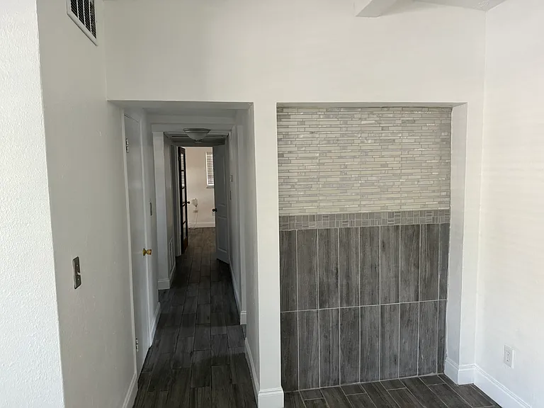 2816 W Averill Ave — Photo 3