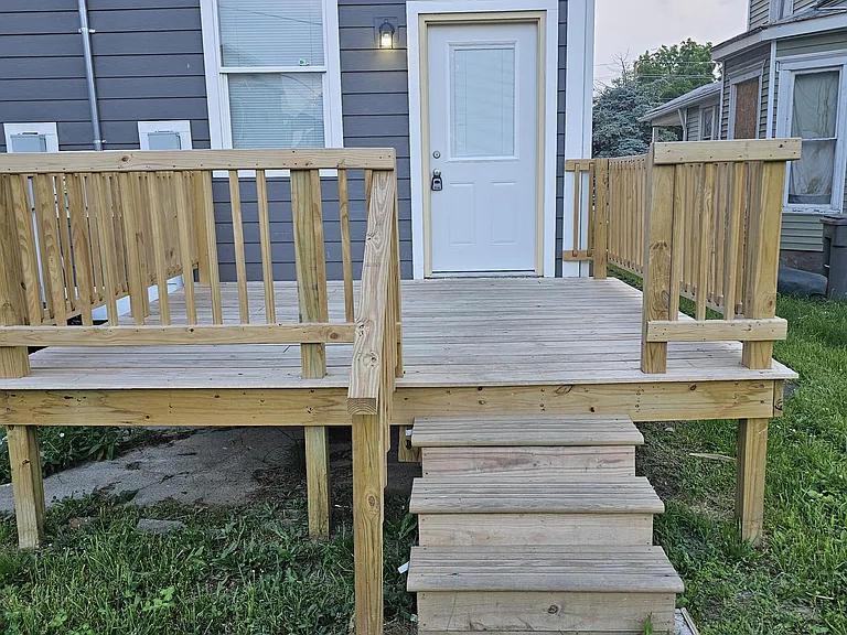 2035 Carrollton Ave — Photo 3