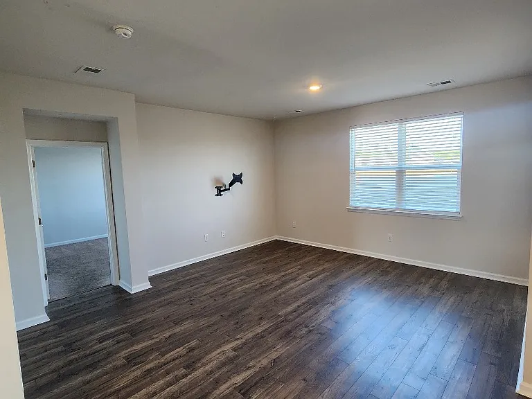 3537 Bells Lake Cir — Photo 13