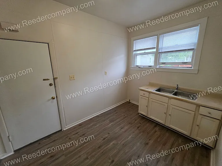 3915 Catalpa Street — Photo 10