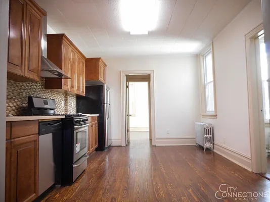 Rented by City Connections Realty | media 34