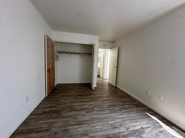 University Park Apartments near Cornell University — Photo 276