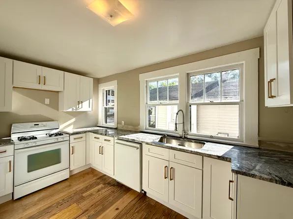 560 Roser Park Dr S, Saint Petersburg, FL 33701