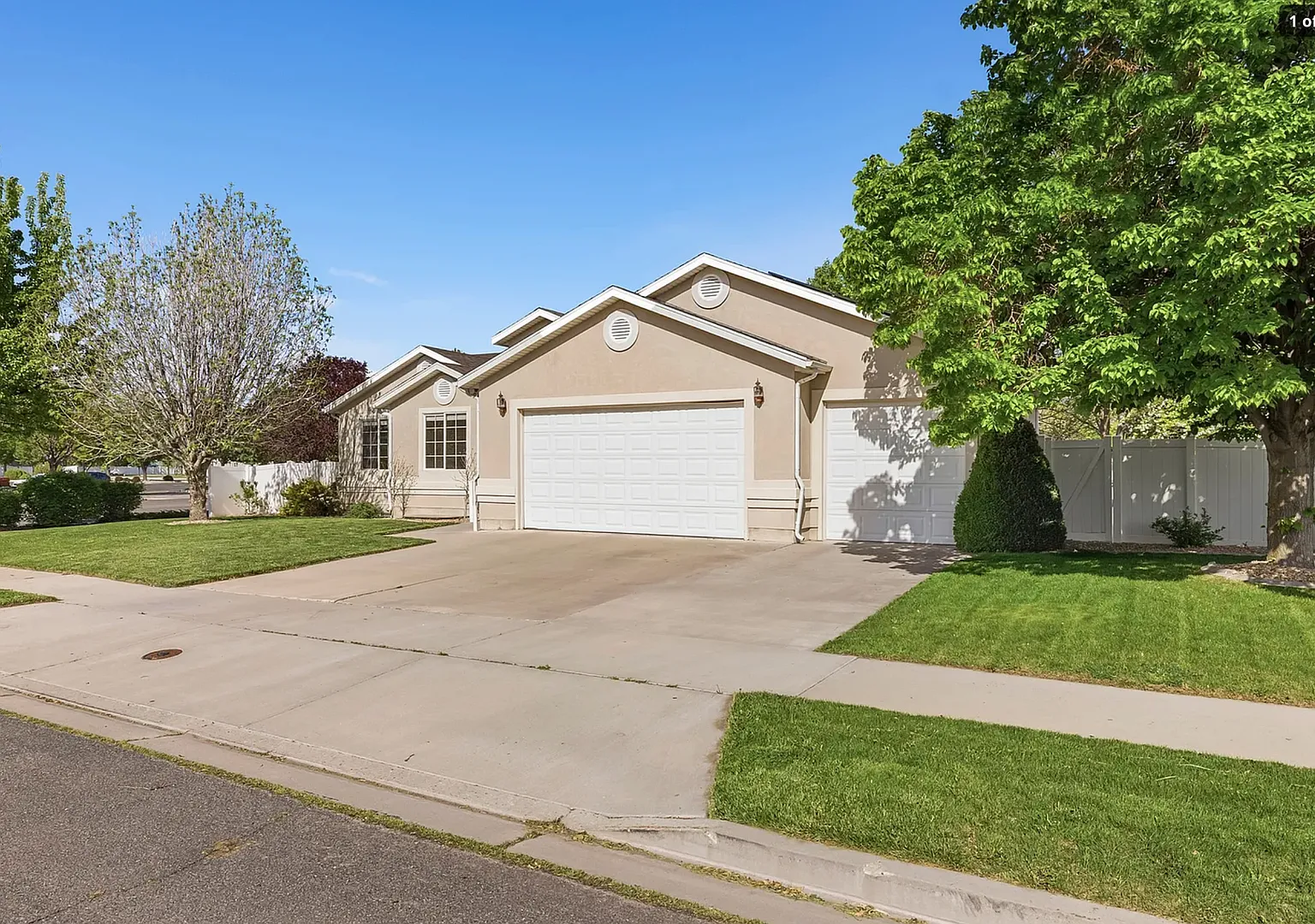Beautiful 4 Bedroom Payson Home — Photo 2