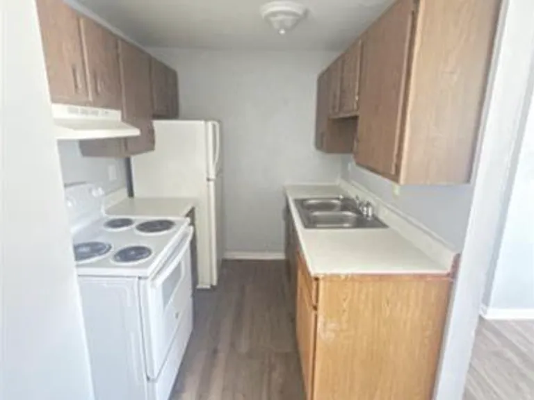 423 Briarwood Ave — Photo 19