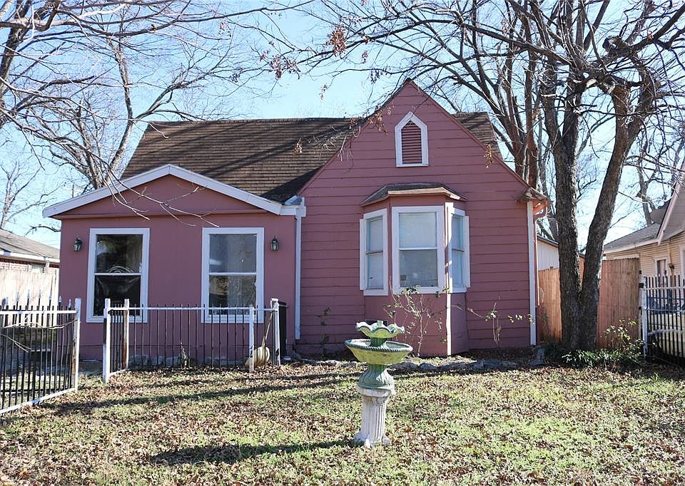 2nd image of 2418 W Lovers Ln