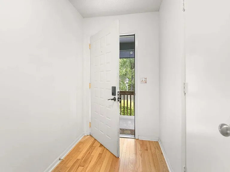 1161 Shadow Lake Cir #E — Photo 3