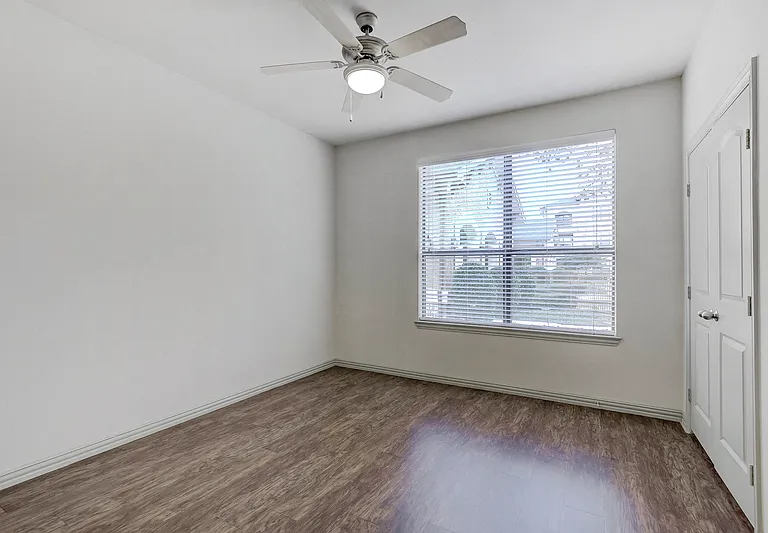 Summercrest Burleson Apartments — Photo 25