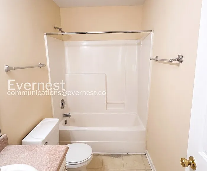 10718 Barberry Dr — Photo 20
