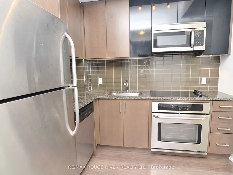 89 Dunfield Ave #509 — Photo 10