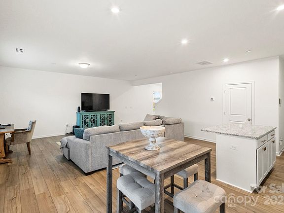 5th image of 3011 Langhorne Ave SW
