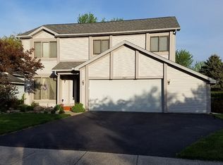 1127 Warbler Ct, Bowling Green, OH 43402