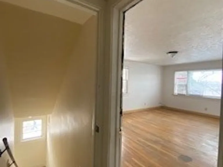 748 N Lake St — Photo 18