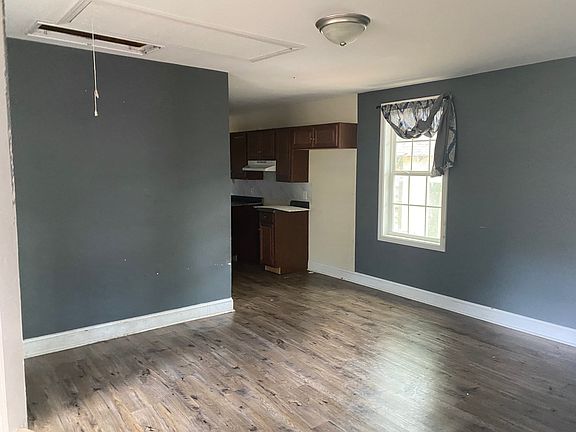 2nd image of 308 Painter St