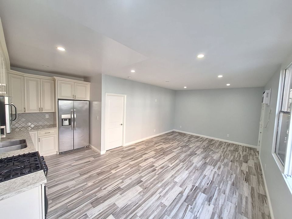 1st image of 400 S Occidental Blvd #7